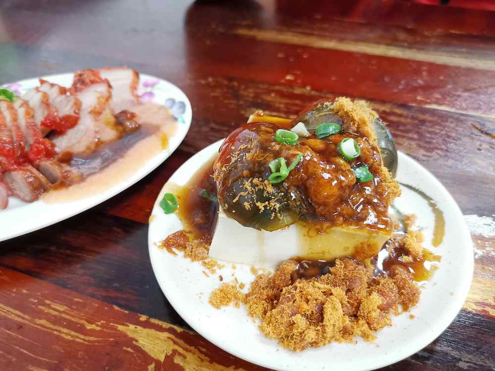板橋人的深夜食堂，無名香菇肉粥，雞肉飯、紅燒肉都深受歡迎（已熄燈） @我眼睛所看見的世界（Fly&#039;s Blog）
