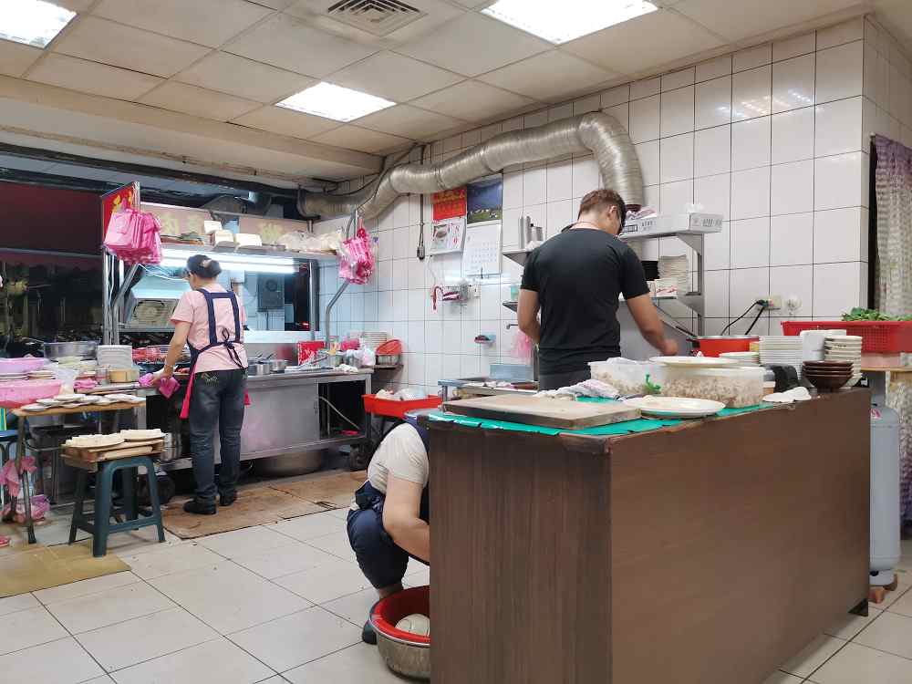 板橋人的深夜食堂，無名香菇肉粥，雞肉飯、紅燒肉都深受歡迎（已熄燈） @我眼睛所看見的世界（Fly&#039;s Blog）