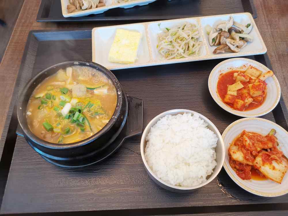 韓家正宗韓國料理，商業套餐相當超值，味道真的讓我一秒到韓國啊！ @我眼睛所看見的世界（Fly&#039;s Blog）