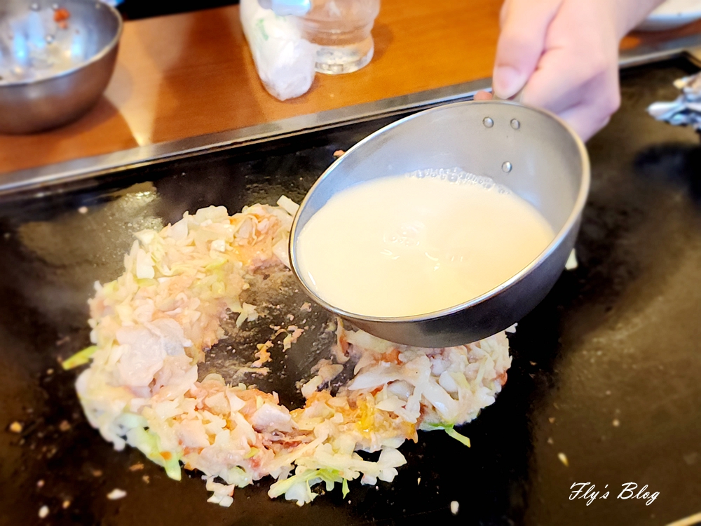 風月Fugetsu，一次就能吃到大阪燒、廣島燒跟文字燒的美味，但真的吃得手忙腳亂考驗手藝啊！ @我眼睛所看見的世界（Fly&#039;s Blog）