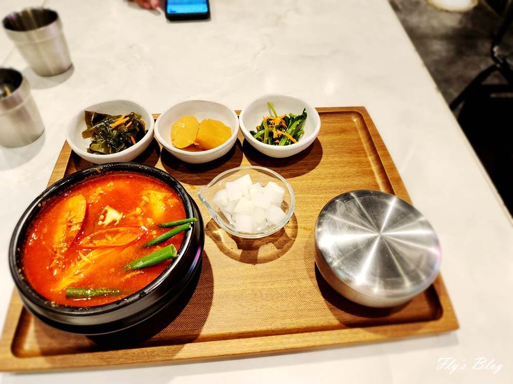 bb.q CHICKEN韓式料理，炸雞、石鍋料理、飯捲，一網打盡（菜單） @我眼睛所看見的世界（Fly&#039;s Blog）