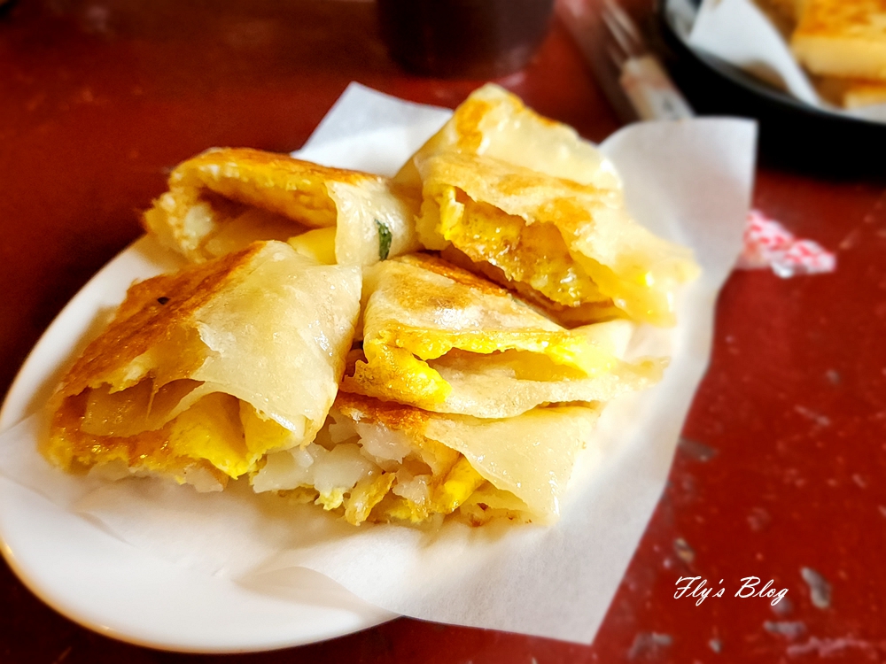 同班同學早餐吧，位在延平鄉的美味早餐，但很常不開，記得看老闆粉專啦～ @我眼睛所看見的世界（Fly&#039;s Blog）
