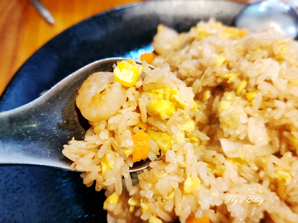 這家月亮蝦餅超級厚的啦！東方泰國小館，石牌超人氣泰國料理~ @我眼睛所看見的世界（Fly&#039;s Blog）