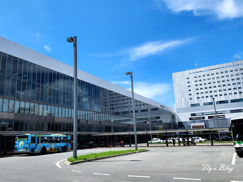 山頭火拉麵本店，北海道旭川排隊名店，新店舖相當舒適，位在旭川站前，交通非常方便 @我眼睛所看見的世界（Fly&#039;s Blog）