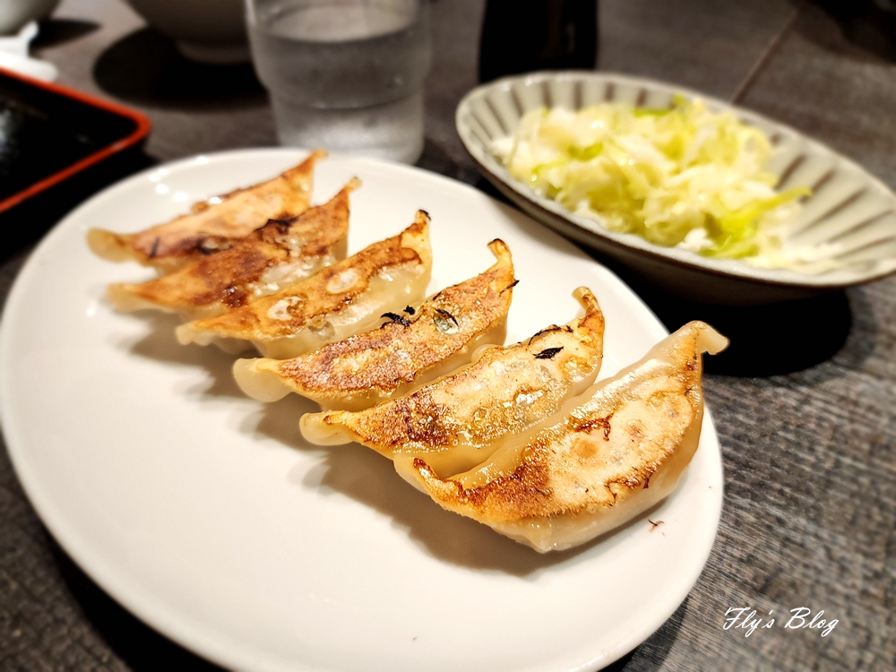 山頭火拉麵本店，北海道旭川排隊名店，新店舖相當舒適，位在旭川站前，交通非常方便 @我眼睛所看見的世界（Fly&#039;s Blog）