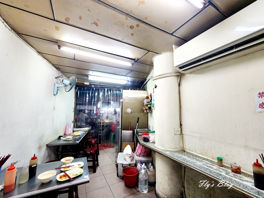 上海小湯包蒸餃鍋貼，鍋貼酥香不油膩，黃石市場的人氣美食 @我眼睛所看見的世界（Fly&#039;s Blog）