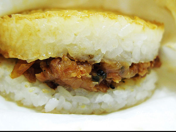 喜生米漢堡－全牛肉口味、黑胡椒豬肉（試吃） @我眼睛所看見的世界（Fly&#039;s Blog）