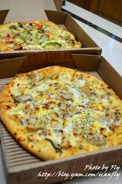 【體驗】Pizza Hut新品上市-輕Q餅皮，蕈菇嫩雞還不錯 @我眼睛所看見的世界（Fly&#039;s Blog）
