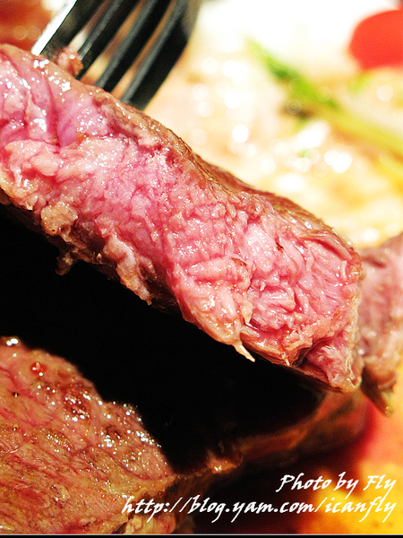 【就是愛吃】超磅牛排定食《台北》（已歇業） @我眼睛所看見的世界（Fly&#039;s Blog）