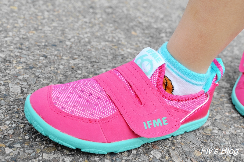 日本IFME健康機能童鞋，舒適透氣又不臭的好鞋，適合運動量大的孩子!!（2015秋冬新款上架啦！） @我眼睛所看見的世界（Fly&#039;s Blog）