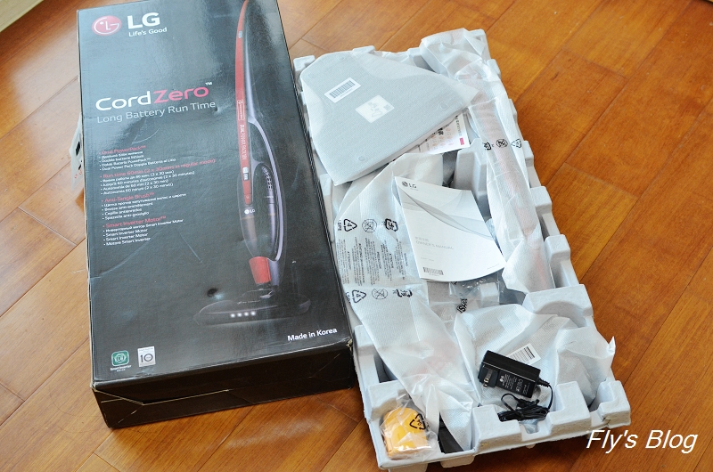 LG CORDZERO 直立式無線吸塵器，無線生活超方便啊!!!好輕巧、好收納、好好吸~讓打掃變得簡單了~ @我眼睛所看見的世界（Fly&#039;s Blog）