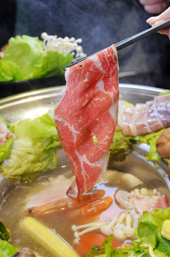 粉享喫鍋，板橋超有特色的越式鐵帽鍋，吃得到乾式熟成牛肉、還能吃熱炒的絕妙搭配 @我眼睛所看見的世界（Fly&#039;s Blog）
